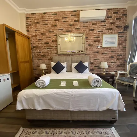 ホテル The Bridge 4*