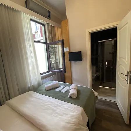 The Bridge Κωνσταντινούπολη