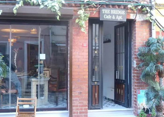 The Bridge 4* Стамбул