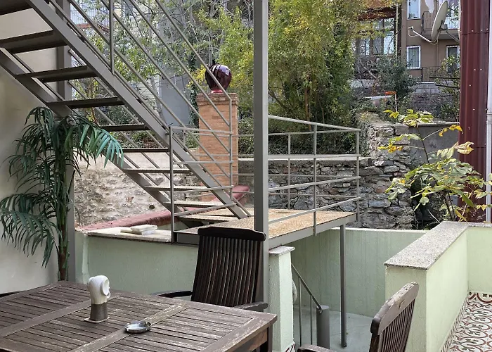 The Bridge 4* Стамбул