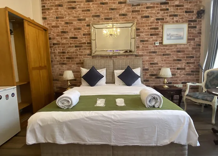 Отель The Bridge 4*