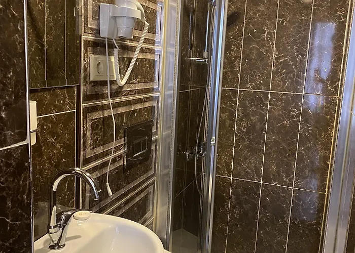 The Bridge 4* Стамбул