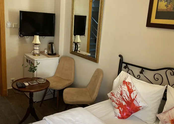 Отель The Bridge 4*