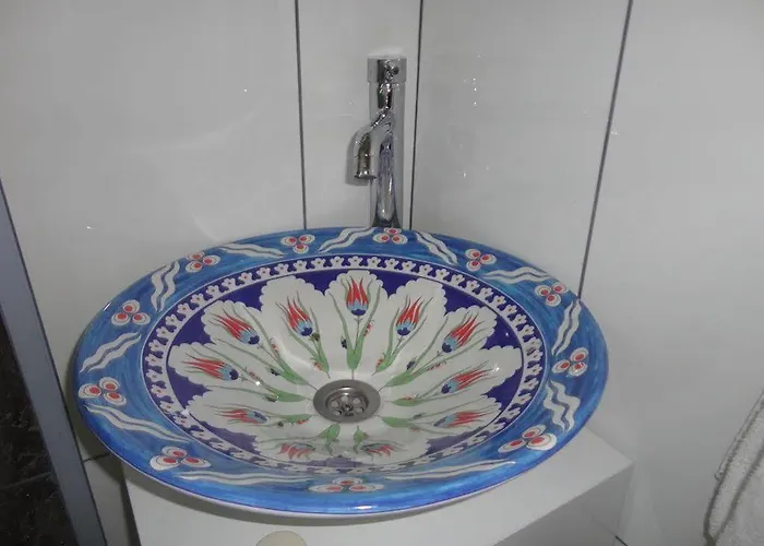 The Bridge Отель 4*