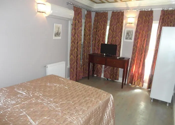 Отель The Bridge